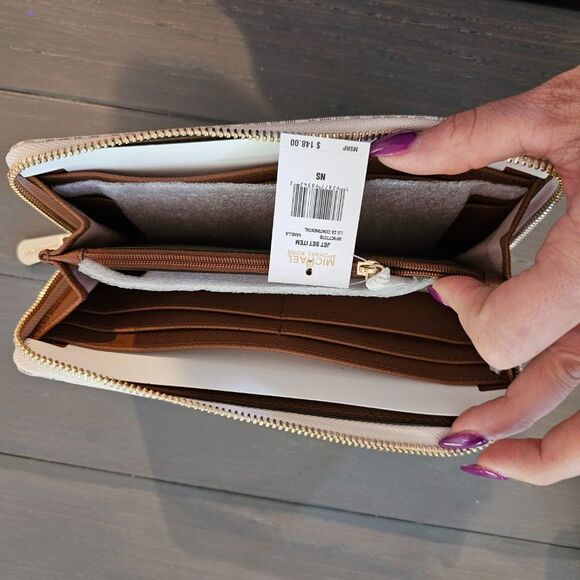 Michael Kors Jet Set Travel Vanilla Signature Continental Wallet Size Large - Picture 4 of 8